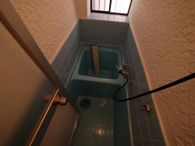 領内商会ビルの浴室