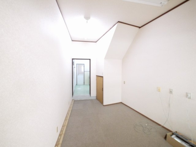 領内商会ビルの内装