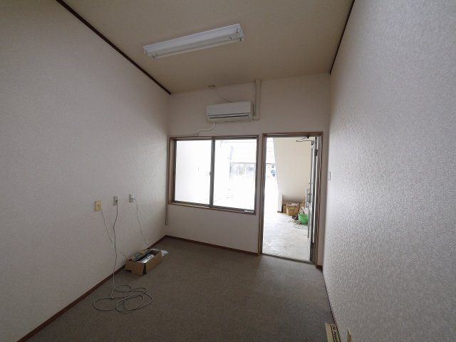 領内商会ビルの内装