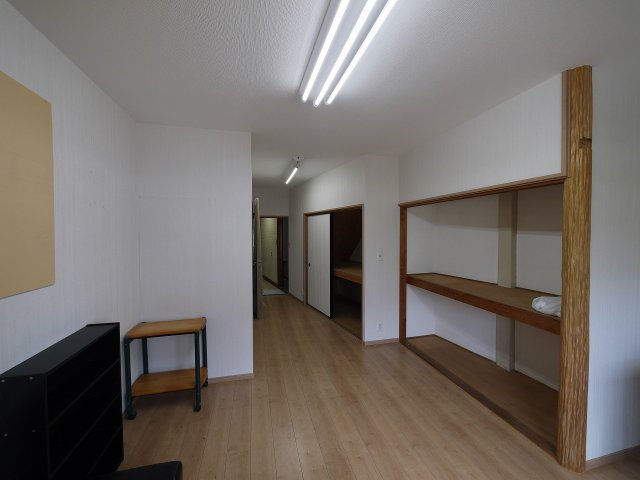 領内商会ビルの内装