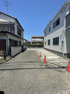 【前面道路含む現地写真】 | 前面道路（西側）