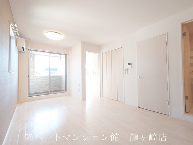Pure Houseの居間・リビング