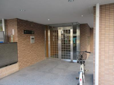 御池サンハイツのエントランス