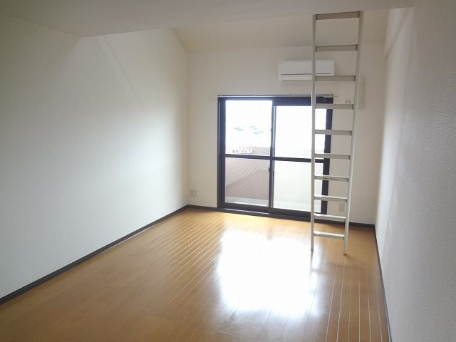 ドーム平野の居間・リビング