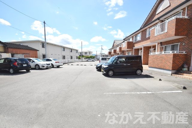 【駐車場】 | 駐車場があるので、車を買う予定の方も安心です