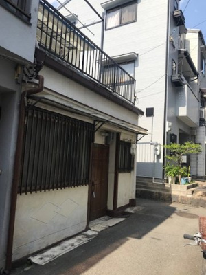 【前面道路含む現地写真】 | 北区本庄東１丁目売土地（建付地)