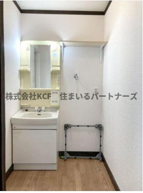 けやき荘 B棟の独立洗面台|独立洗面台、朝の身支度には欠かせません