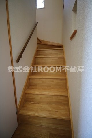 T´Ｓ　ＳＱＵＡＲＥの内装|明るい色調の室内です