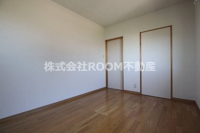 T´Ｓ　ＳＱＵＡＲＥの寝室|落ち着いた色調の寝室です