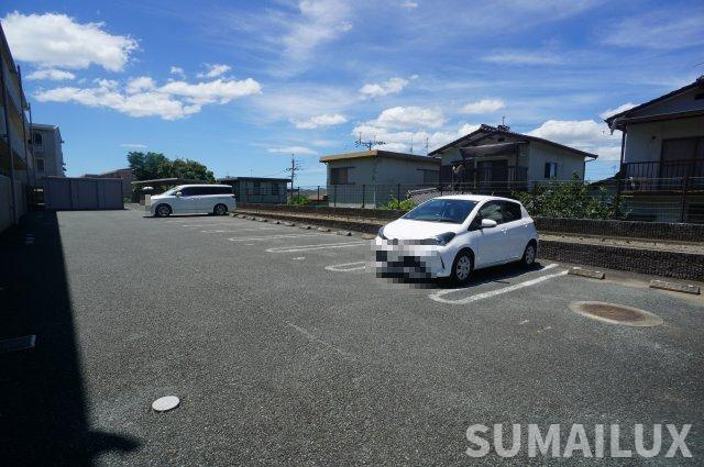 コンフォート御領の駐車場