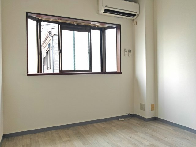 吉野ハイツの洋室