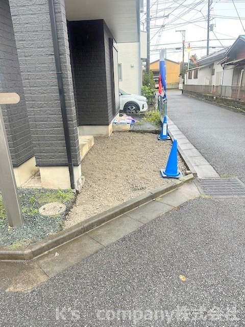 高座郡寒川町岡田6丁目　中古戸建の駐車場|車種制限あり