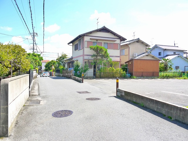 六条モータープールの周辺