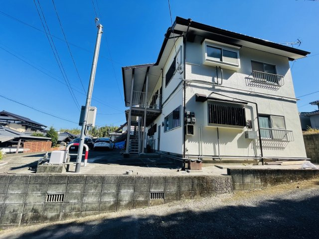 井上アパートの外観|外観は落ち着いています