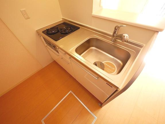 うたがきのキッチン|コンパクトなキッチンで掃除もラクラク