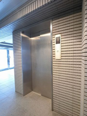【その他共用部分】 | バームハイツ綱島弐番館 | お買い物時やベビーカーの出し入れに便利なエレベーター付です。