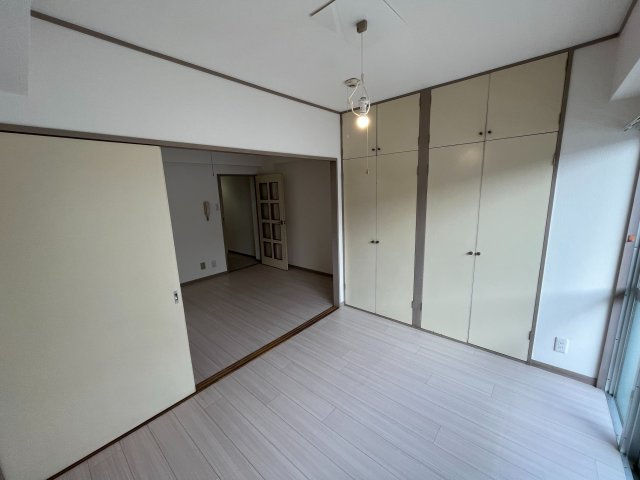 ラ・ファイナマンションの洋室
