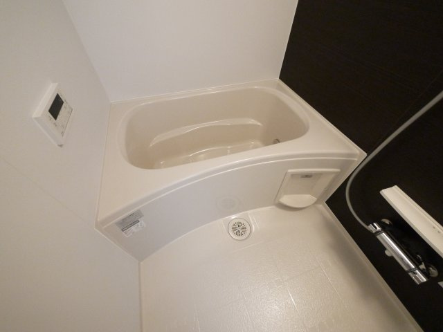 ガーデン・ヴィラ　サンサンの浴室|きれいなお風呂です