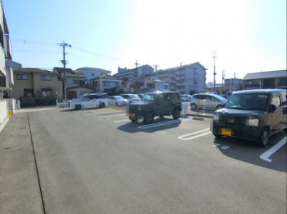 アルテ・リーベⅡの駐車場