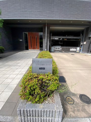 【外観】 | ピュアドームエクサイト博多アネックス | 駐車スペースもあります