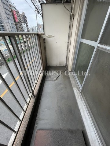 サンハイム中西のバルコニー|開放的で明るい空間を演出してくれるバルコニーです