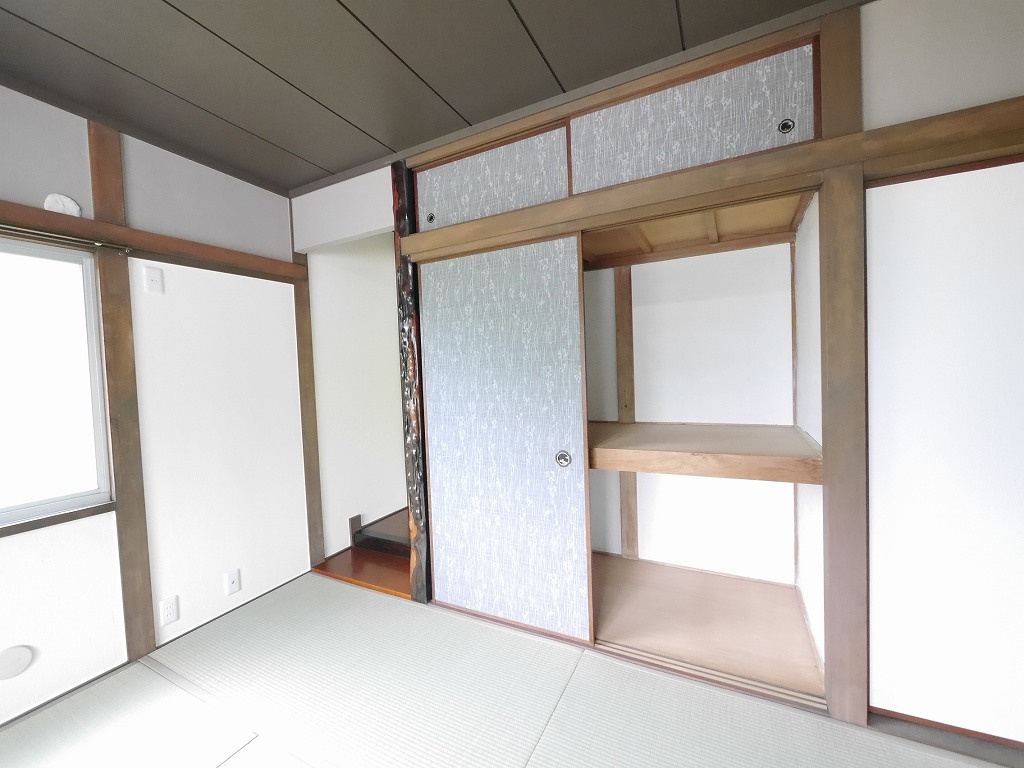須磨区妙法寺口ノ川22-24戸建の収納
