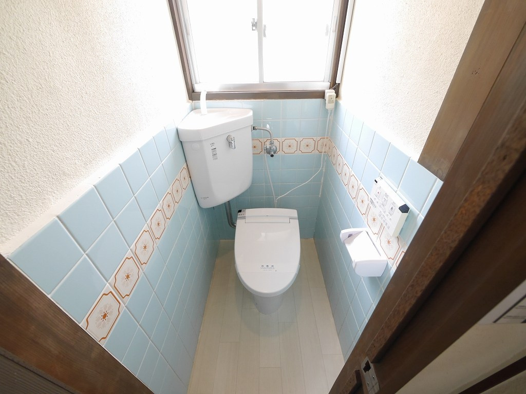 須磨区妙法寺口ノ川22-24戸建のトイレ|2階トイレ