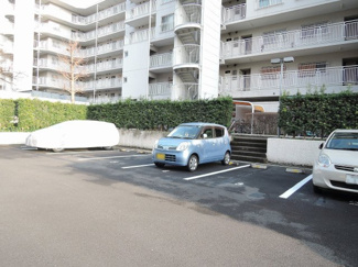 【駐車場】 | 平置き駐車場です。