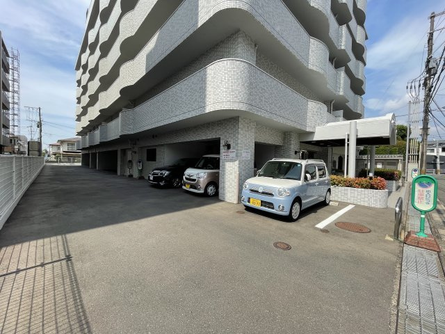 ライオンズマンション井尻東の駐車場