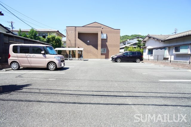 熊本市西区春日７丁目の賃貸マンションの駐車場