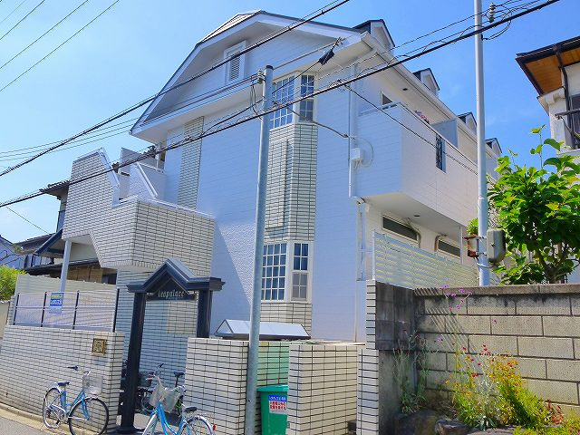 レオパレス芝辻町の外観