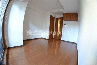 【居間・リビング】 | ラナップスクエア大阪城西 | こちらのリビングで趣味の時間をお楽しみください