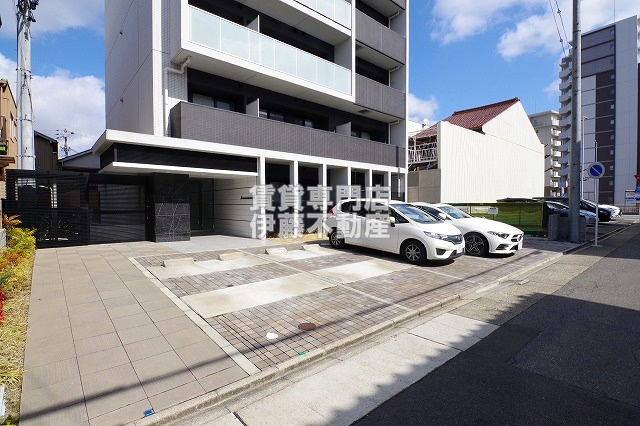 スリーアイランドタワー名駅北の駐車場