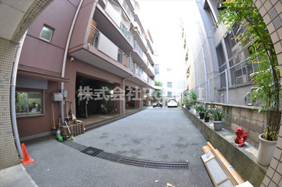 【駐車場】 | ミュー高麗橋 | 駐車場に車を止められます