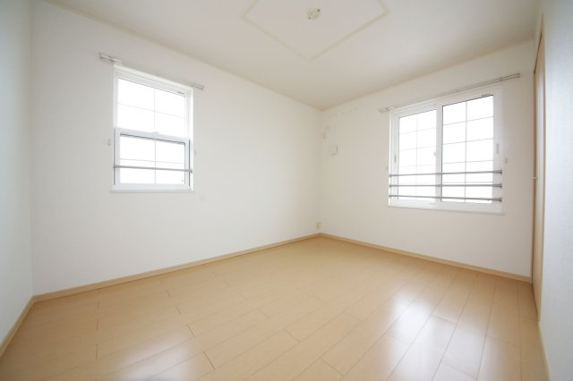 Ｔ’ｓウェーブの洋室