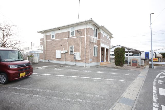 Ｔ’ｓウェーブの駐車場