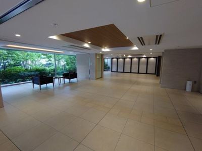 【エントランス】 | 三郷市　グランメディオ新三郷 | 毎日通るエントランスはこのようになっています