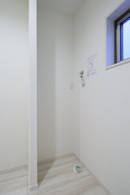 【設備】 | ラ・ルーチェ | 室内洗濯機置場