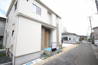 【前面道路含む現地写真】 | 戸ヶ崎1丁目全2棟　1号棟