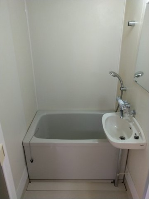 【浴室】 | リトルブラウン | お風呂です