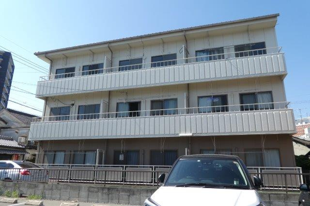倉敷市川西町のアパートの外観