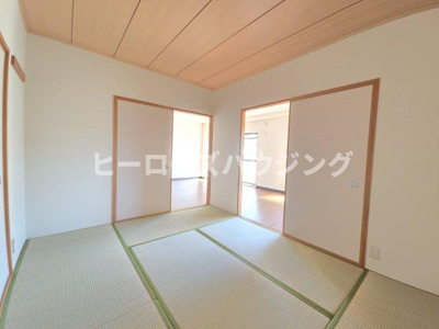 【玄関】 | ルミエール西緑丘 | ※同タイプの写真となり、実際のお部屋とは異なる場合があります