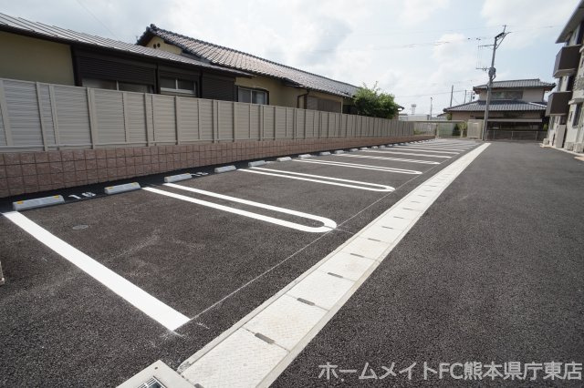 熊本市中央区国府３丁目のアパートの駐車場