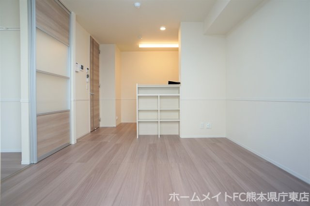 熊本市中央区国府３丁目のアパートの居間・リビング