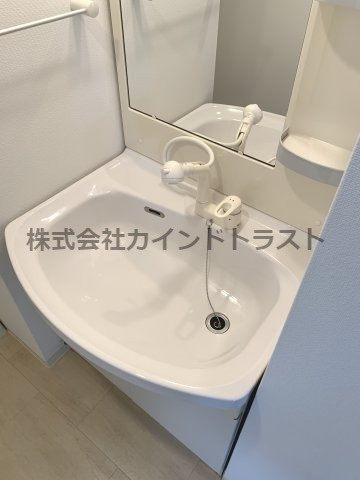ベルフェリーク天満橋の洗面所|洗面所です