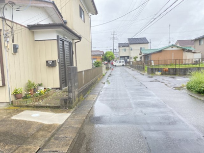 【前面道路含む現地写真】 | 取手市椚木中古住宅 | 前面道路含む現地写真です