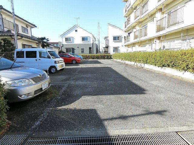 大貫マンションの駐車場