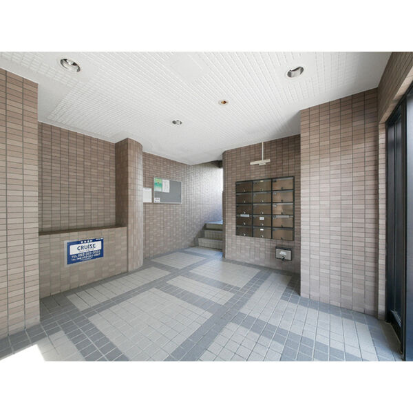 コンフォート末広のエントランス