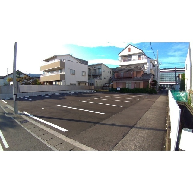 岐阜市月丘町２丁目の駐車場