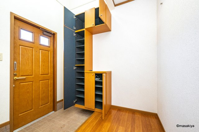 ソレアードＴの玄関|下駄箱